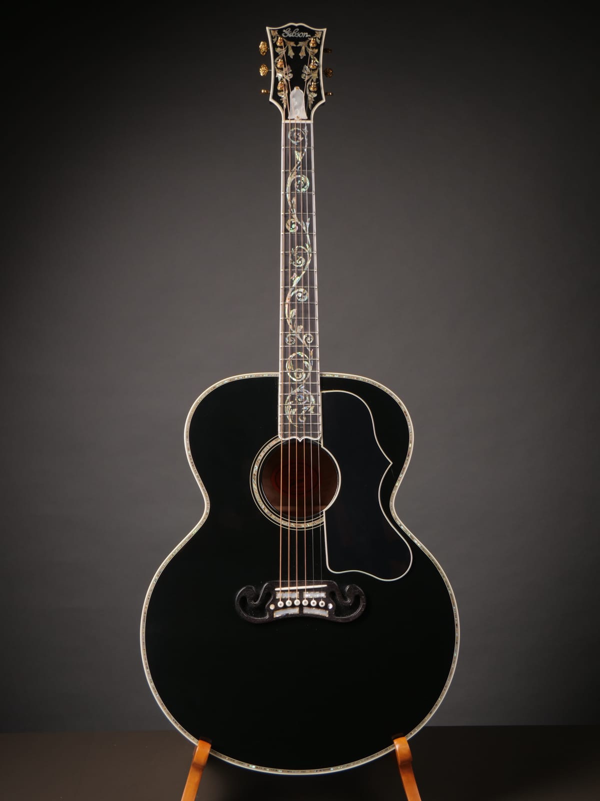 Gibson SJ-200 Custom Shop (Pre-Owned) - Hearts' Home Acoustics